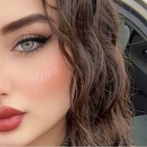 Meet your Posher, Rose